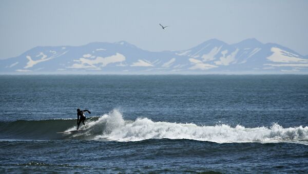 Серфинг на побережье Тихого океана в Камчатском крае