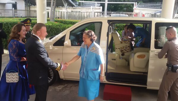 Принцесса Таиланда Маха Чакри Сириндон во время визита в посольство РФ. 29 ноября 2017