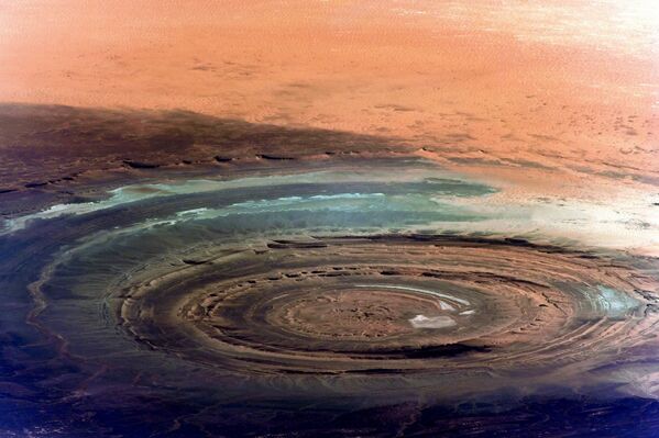 Снимок знаменитой структуры Ришат или Глаз Сахары снятый с Международной космической станции