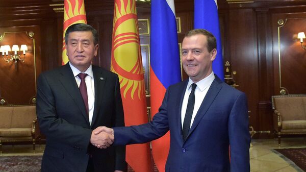 Премьер-министр РФ Дмитрий Медведев встретился с президентом Киргизии Сооронбаем Жээнбековым. 29 ноября 2017