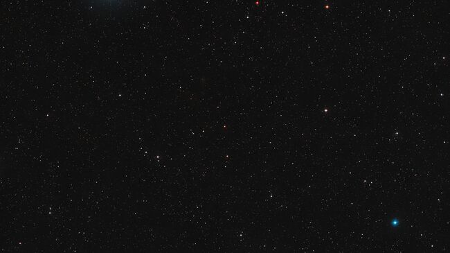 Участок неба вокруг красной карликовой звезды Росс 128 в созвездии Девы