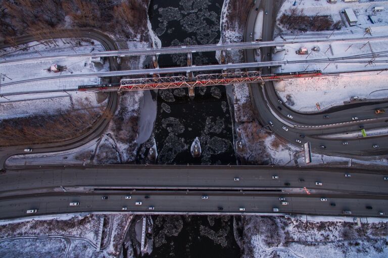 Автомобильные и железнодорожные мосты через реку Иня в Новосибирске