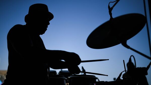 Джаз-барабанщик. Архивное фото