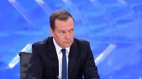 Председатель правительства РФ Дмитрий Медведев во время интервью российским телеканалам. 30 ноября 2017