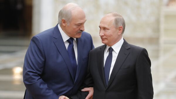 Президент РФ Владимир Путин и президент Белоруссии Александр Лукашенко на встрече глав ОДКБ в Минске. 30 ноября 2017