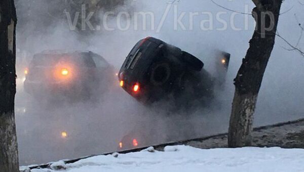 Последствия коммунальной аварии на магистральном трубопроводе в Кировском районе Красноярска. 1 декабря 2017