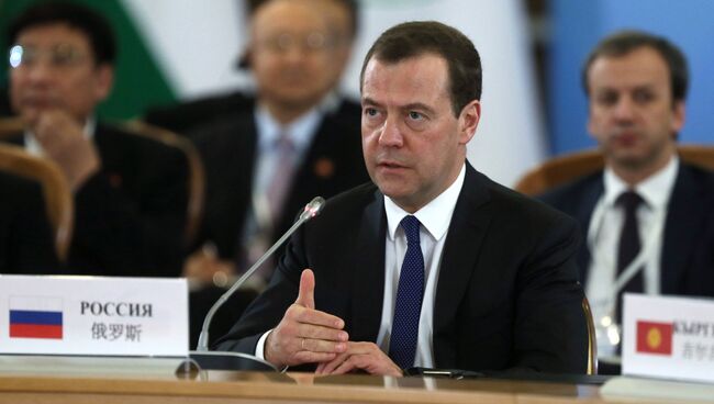 Председатель правительства РФ Дмитрий Медведев во время заседания Совета глав правительств стран Шанхайской организации сотрудничества в Сочи. 1 декабря 2017
