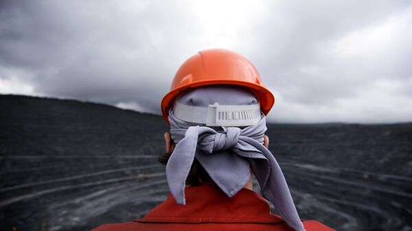 Рабочий на вахте. Архивное фото.