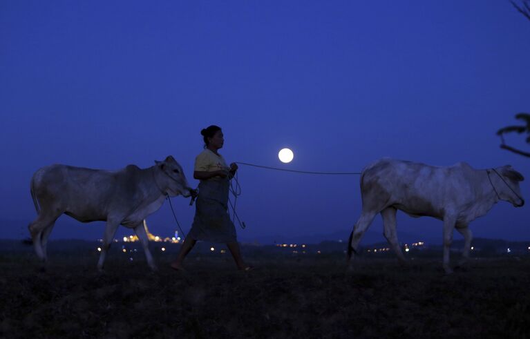 Суперлуние в Мьянме. 3 декабря 2017