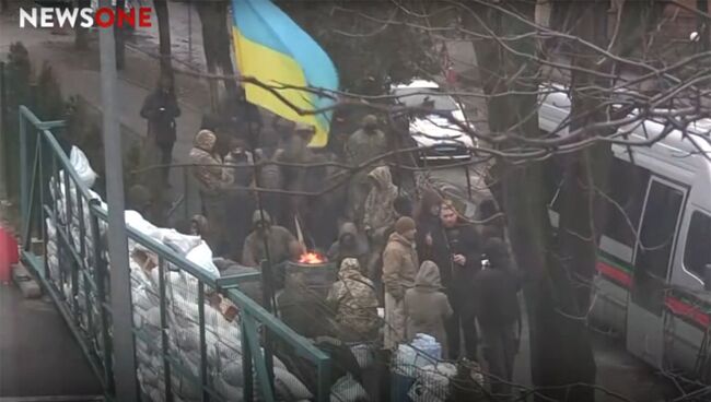 Ситуация у здания телеканала NewsOne в Киеве