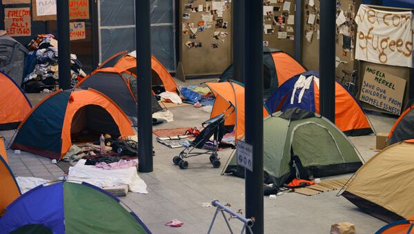 Опустевший палаточный лагерь беженцев у вокзала Калети в Будапеште. Архивное фото