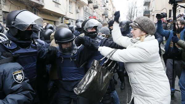 Столкновения сторонников Михаила Саакашвили с сотрудниками полиции в Киеве, Украина. 5 декабря 2017
