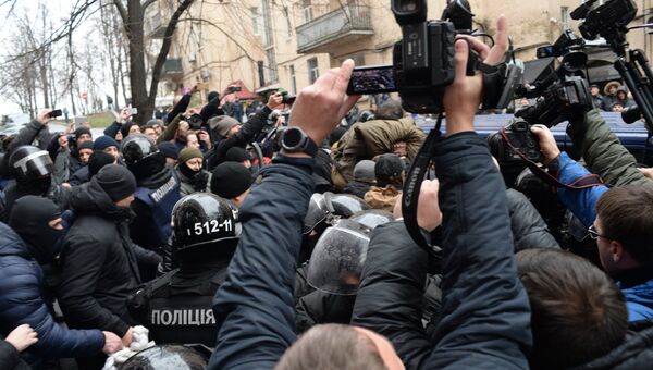 Сторонники бывшего губернатора Одесской области Михаила Саакашвили в центре Киева. 5 декабря 2017