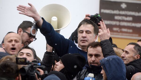 Бывший губернатор Одесской области Михаил Саакашвили, освобожденный своими сторонниками после задержания сотрудниками правоохранительных органов Украины в Киеве. 5 декабря 2017