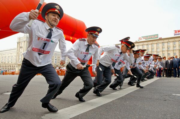 Традиционная милицейская эстафета прошла в Москве на Садовом кольце