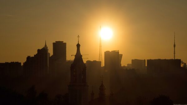Рассвет в Москве. Архивное фото