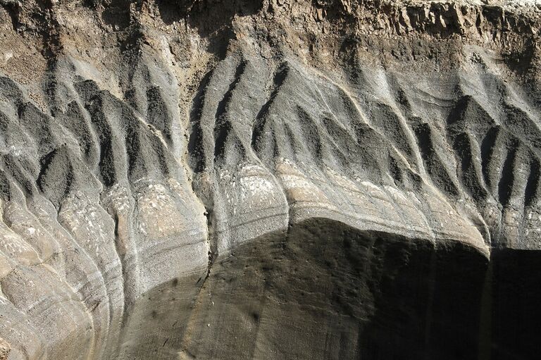 Стенка гигантской воронки, образовавшейся в Ямало-Ненецком автономном округе