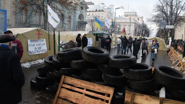Сторонники Михаила Саакашвили у здания Верховной Рады Украины в Киеве. 6 декабря 2017
