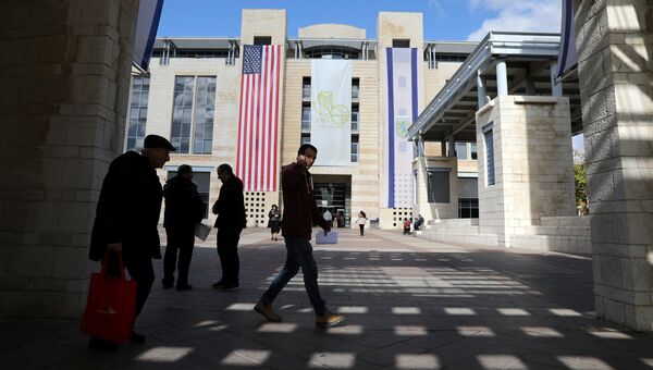 Флаги США и Израиля на здании муниципалитета в Иерусалиме