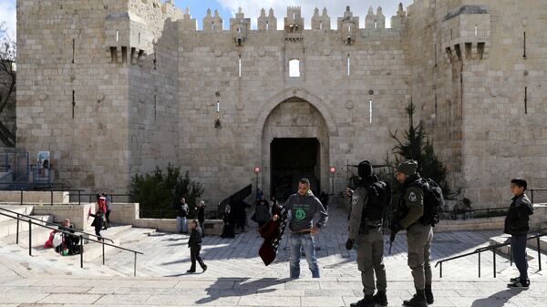 Израильские полицейские у Дамасских ворот в Старом городе Иерусалима
