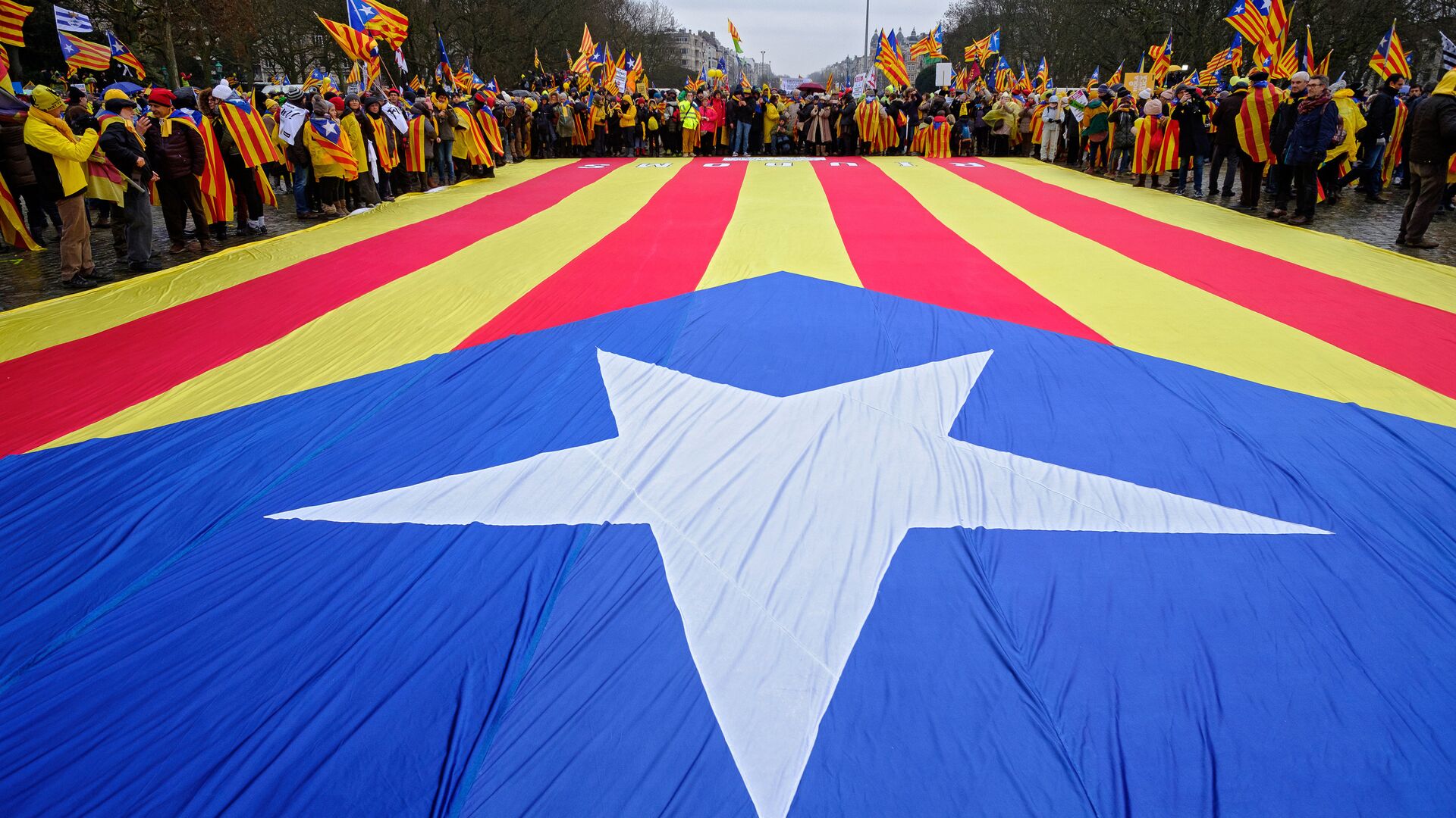 Флаг Каталонии - РИА Новости, 1920, 27.09.2022