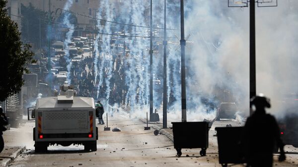 Столкновения израильских военных с палестинскими протестующими в городе Вифлеем на Западном берегу