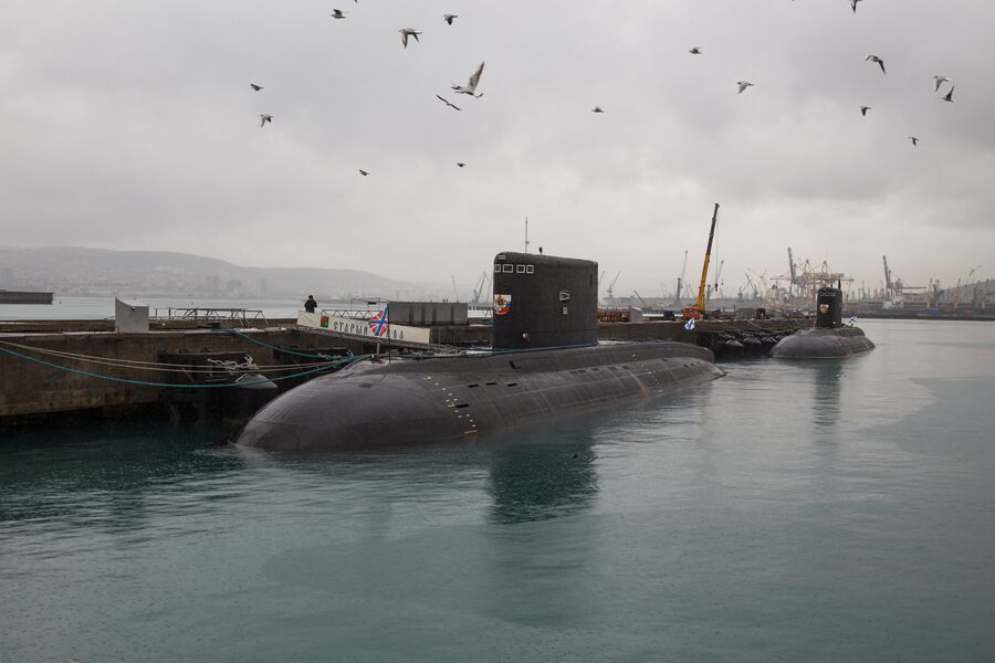 Подводная лодка «Старый Оскол» на военно-морской базе в Новороссийске