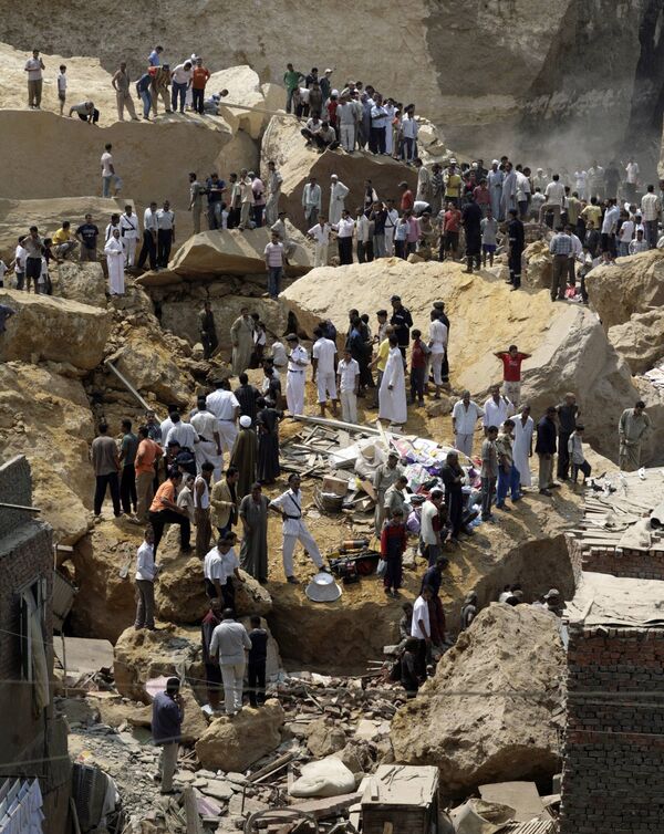 Обвал скал на жилой район Каира в Египте