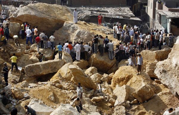 Обвал скал на жилой район Каира в Египте