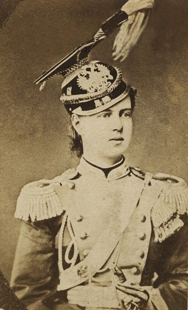 Великая княжна Мария Александровна в форме 14-го уланского Ямбургского полка. Ателье Везенберг