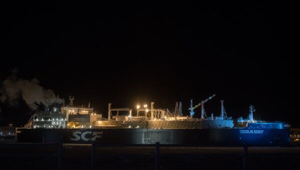 Арктический танкер-газовоз Кристоф де Маржери на побережье Карского моря