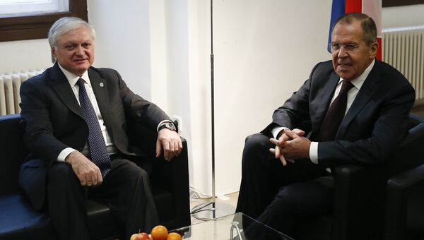 Министр иностранных дел России Сергей Лавров провел встречу с министром иностранных дел Армении Эдвардом Налбандяном, Вена. 8 декабря 2017
