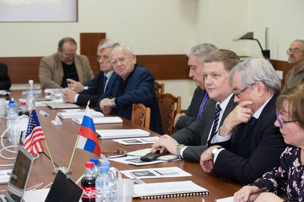 Олег Орлов и представители ИМБП РАН Олег Орлов и представители ИМБП РАН