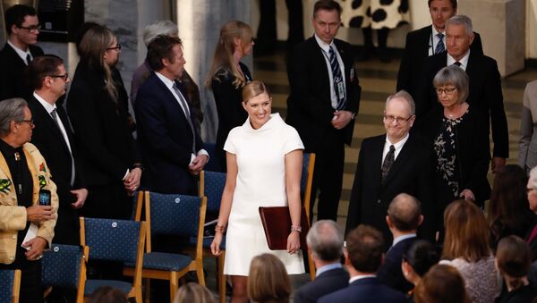 Беатрис Фин,лидер  Международной кампании за уничтожение ядерного оружия, прибывает  на церемонию вручения Нобелевской премии 2017 в Осло. 10 декабря 2017