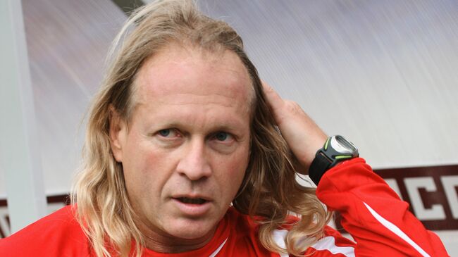 Крис Кельми во время футбольного матча