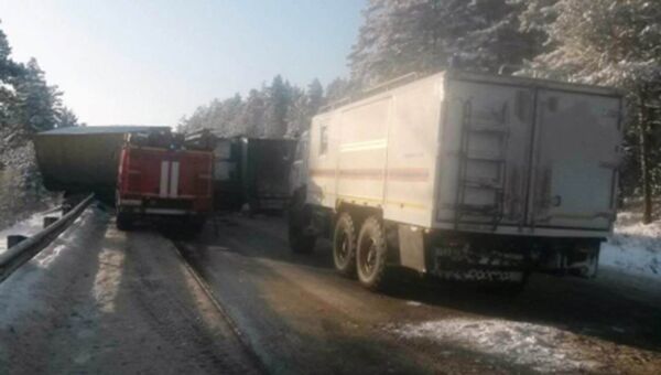 ДТП на 1642 км федеральной автомобильной дороги М-5 Урал с участием 7 большегрузных автомобилей. 11 декабря 2017