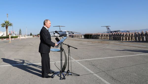 Владимир Путин во время посещения авиабазы Хмеймим в Сирии. 11 декабря 2017