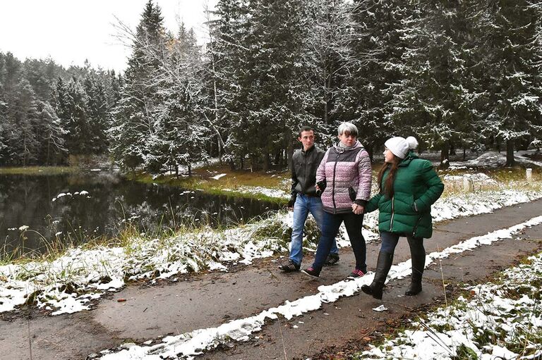 Небольшое искривление у дочки Екатерина заметила, когда Тамаре был всего год и она делала первые шаги. Во время ходьбы малышка задирала одно плечо и кренилась набок Небольшое искривление у дочки Екатерина заметила, когда Тамаре был всего год и она делала первые шаги. Во время ходьбы малышка задирала одно плечо и кренилась набок