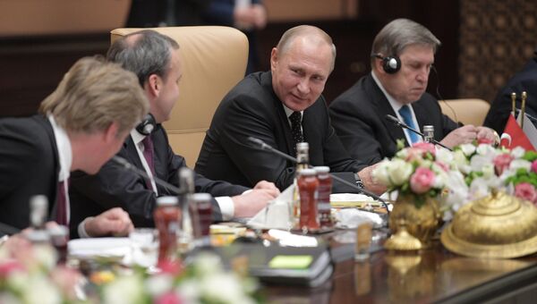 Президент РФ Владимир Путин во время российско-турецких переговоров в Анкаре. 11 декабря 2017