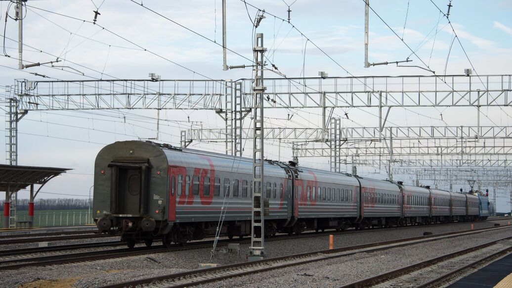 В Волгоградской области после падения БПЛА приостановили движение поездов