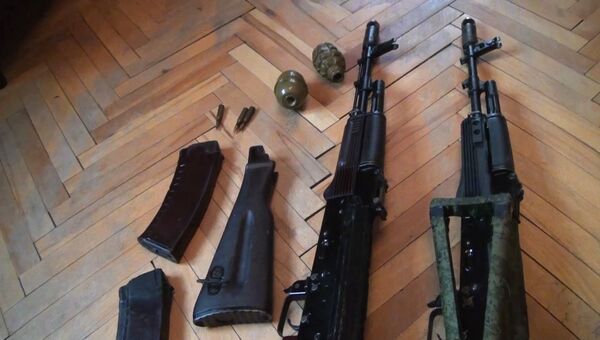 Оружие, изъятое в ходе задержания сотрудниками ФСБ РФ в Московской области группы террористов, планировавших террористические акты на новогодние праздники в Москве. 12 декабря 2017