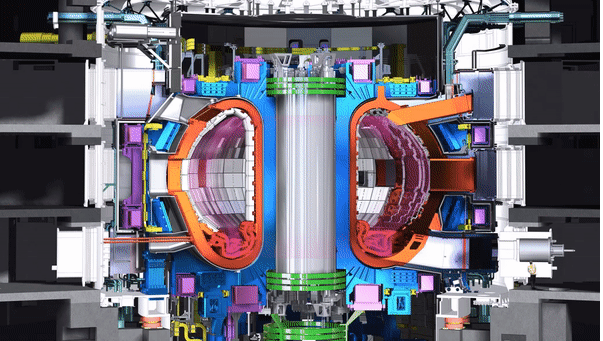 Мощные электромагнитные поля удерживают раскаленную плазму в токамаке