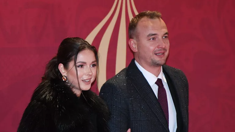 Певица Нюша и главный советник президента Международной федерации студенческого спорта Игорь Сивов Певица Нюша и главный советник президента Международной федерации студенческого спорта Игорь Сивов