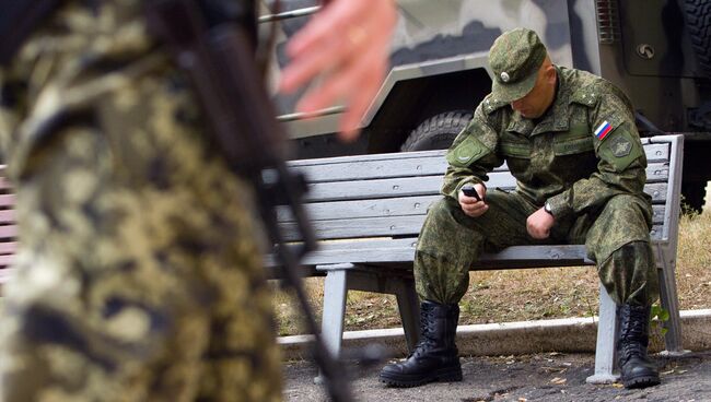 Российский военнослужащий в Соледаре Донецкой области