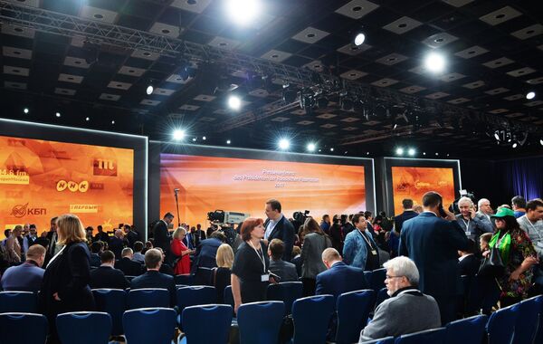 Журналисты перед началом ежегодной большой пресс-конференции президента РФ Владимира Путина