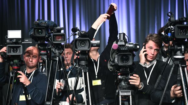 Журналисты с камерами