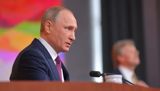 Президент РФ Владимир Путин во время большой ежегодной пресс-конференции