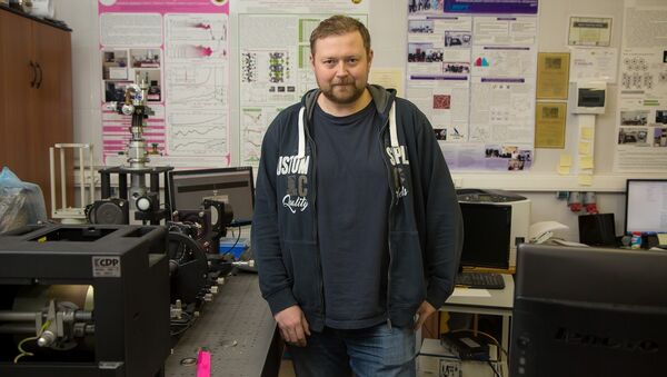 Константин Мотовилов в лаборатории терагерцевой спектроскопии МФТИ