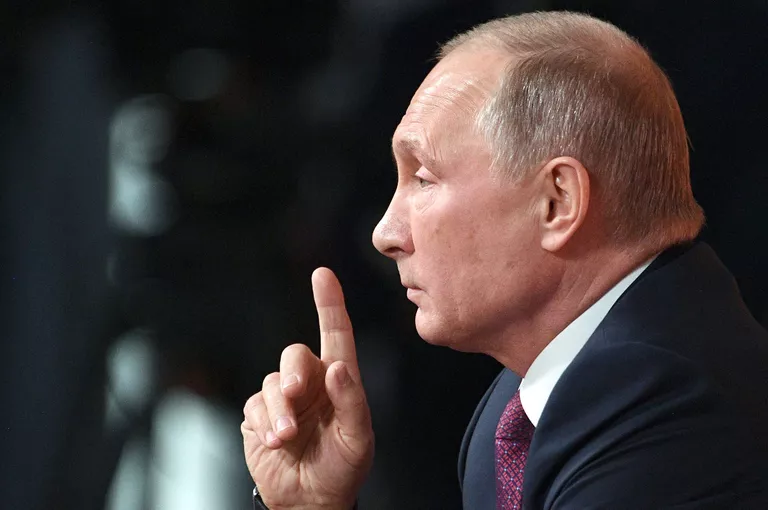 Президент РФ Владимир Путин во время большой ежегодной пресс-конференции Президент РФ Владимир Путин во время большой ежегодной пресс-конференции