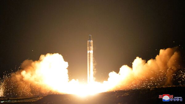 Запуск межконтинентальной баллистической ракеты Hwasong-15 в КНДР